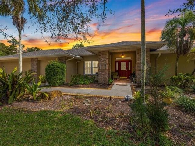 House for sale in Osprey