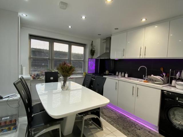 House for rent in Bromley-by-Bow, Bow