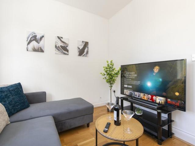 Apartment for rent in London Borough of Ealing, Greater London