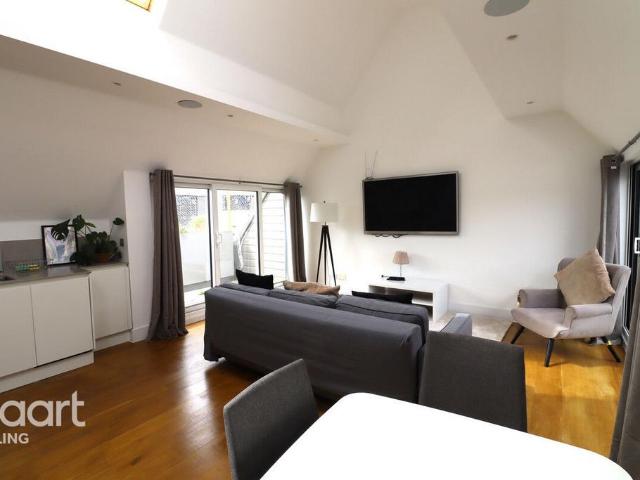Apartment for rent in London Borough of Ealing, Greater London