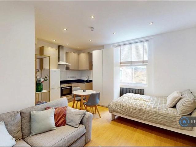 Apartment for rent in London Borough of Ealing, Greater London