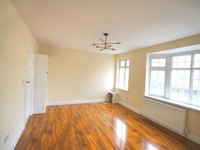 Apartment for rent in Alperton, Greater London
