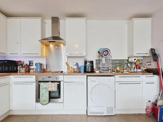 House for sale in London Borough of Hounslow, Cat Hill