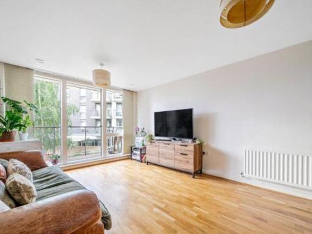 House for sale in London Borough of Hounslow, Cat Hill