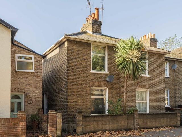House for rent in London Borough of Hounslow, Greater London