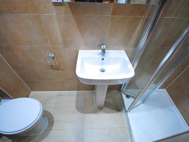 Apartment for rent in Alperton, Greater London