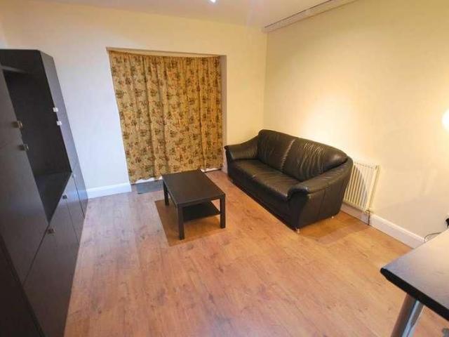 Apartment for rent in Alperton, Greater London