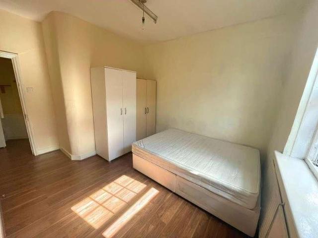 Apartment for rent in Alperton, Greater London