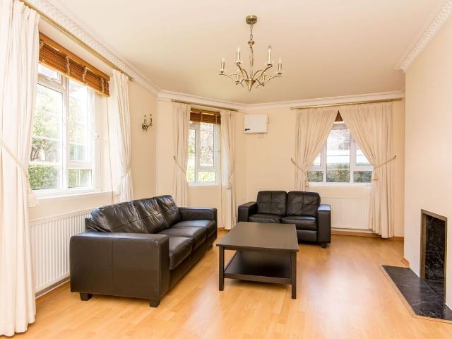 Apartment for rent in St. John's Wood, Greater London