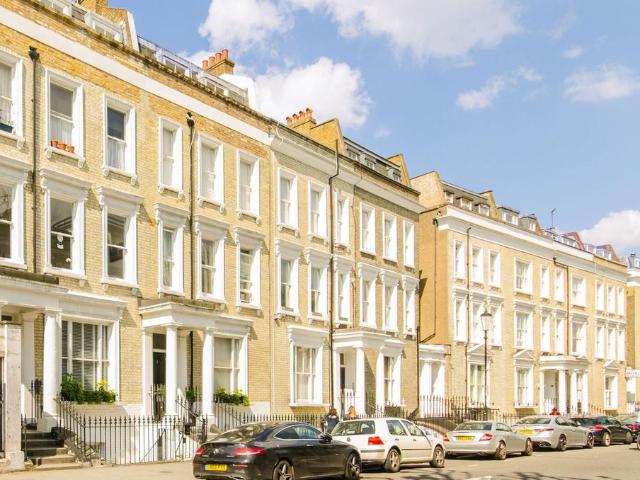 Apartment for rent in Earl's Court, Greater London