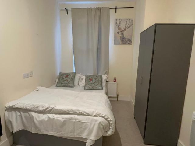 Studio for rent in Earl's Court, Greater London