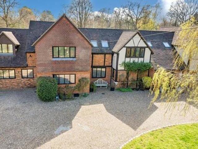 House for sale in Ascot