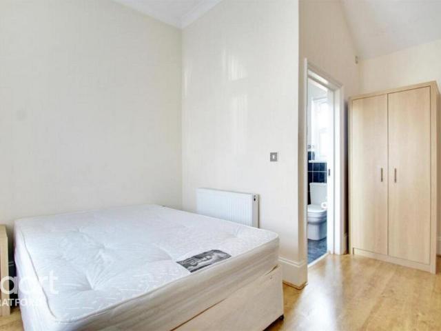 House for rent in London Borough of Newham, Greater London
