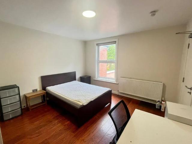 Room for rent in Earlham Rise, East Bank