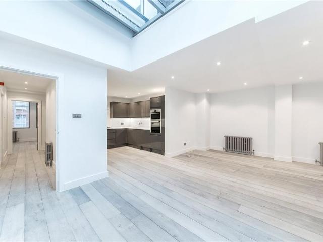 House for rent in Seven Dials, Bloomsbury