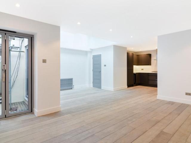 House for rent in Seven Dials, Bloomsbury