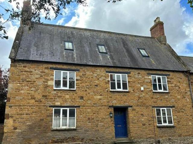 House for sale in Northampton, Northamptonshire