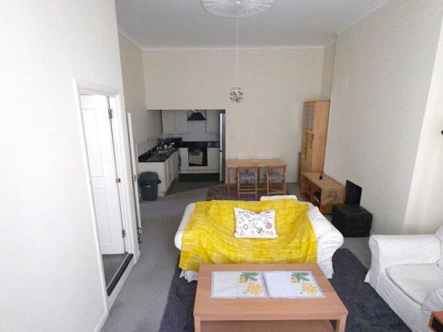 Apartment for rent in Earl's Court, Greater London