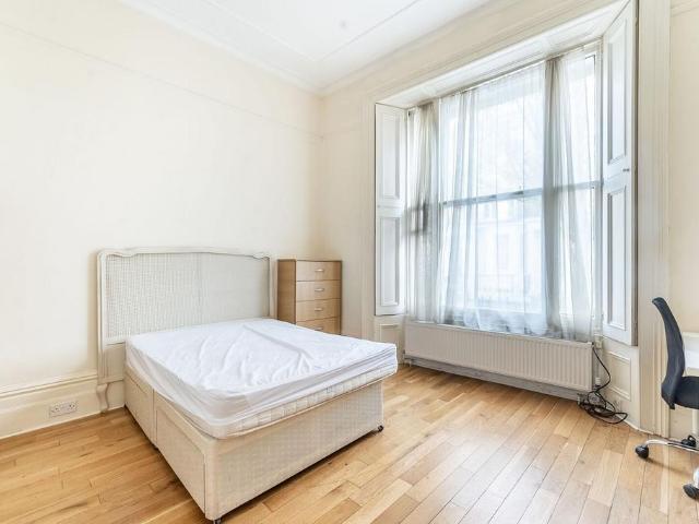 Apartment for rent in Earl's Court, Greater London