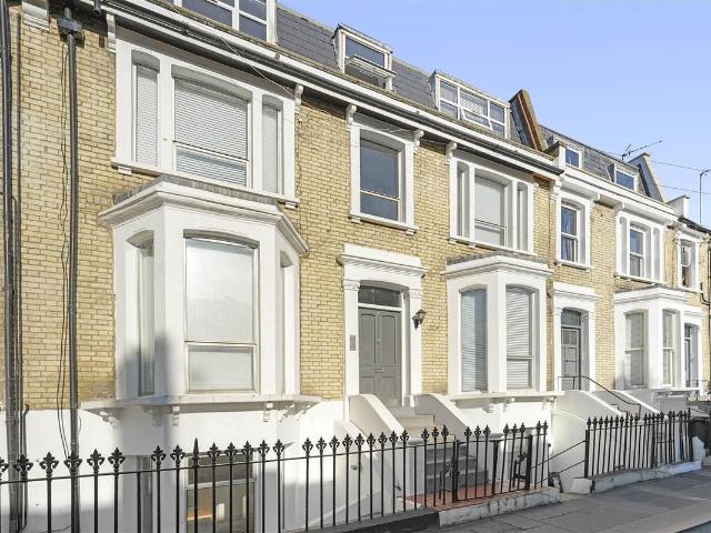 Studio for rent in Earl's Court, Greater London