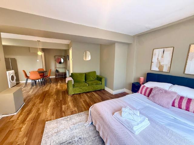 Apartment for rent in Earl's Court, Greater London