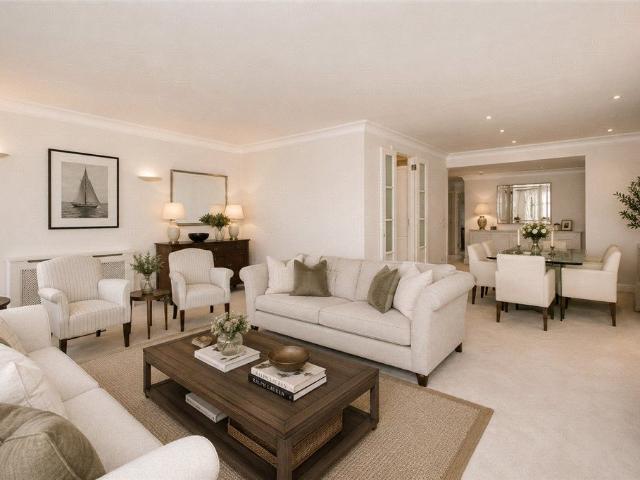 Apartment for rent in Earl's Court, Greater London