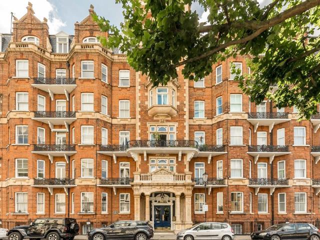Apartment for rent in Earl's Court, Greater London