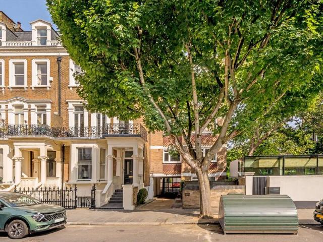 Apartment for rent in Earl's Court, Greater London