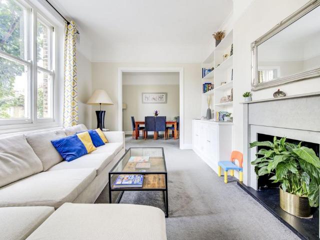 Apartment for rent in Earl's Court, Greater London