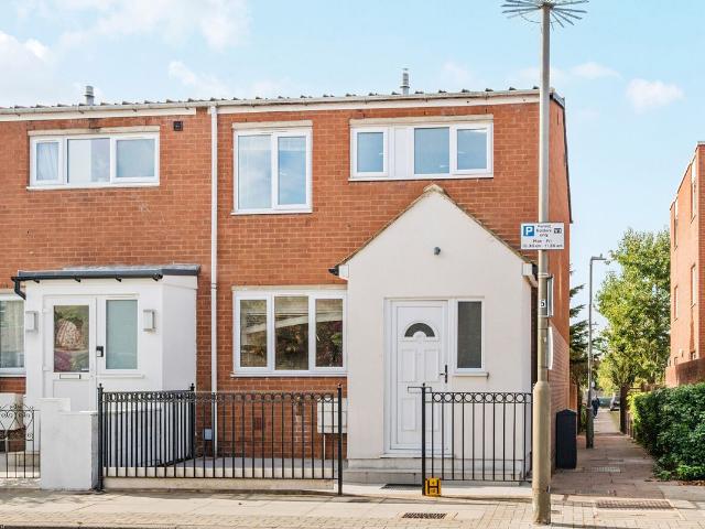 House for rent in London Borough of Wandsworth, Greater London