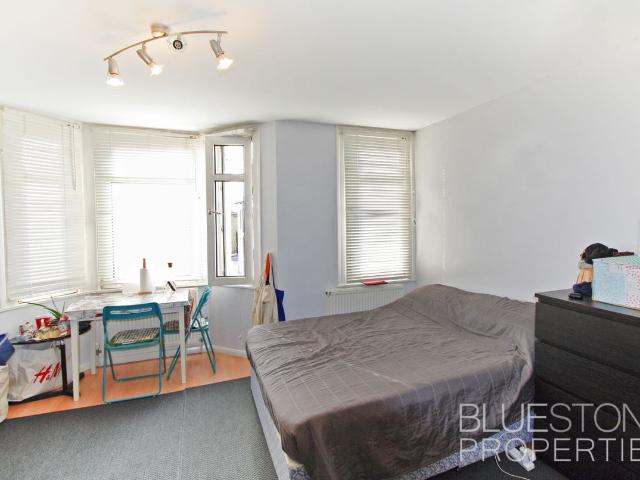 Studio for rent in Earlsfield, Greater London