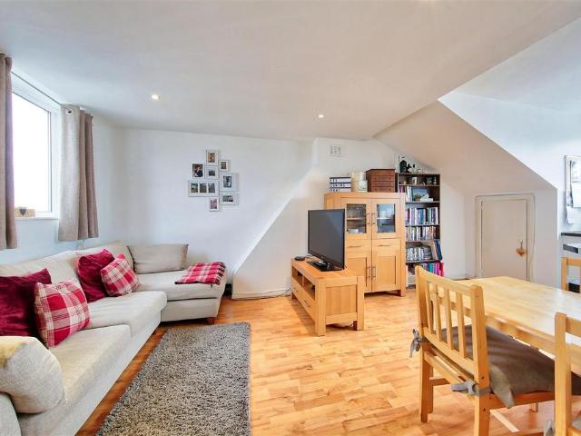 Apartment for rent in Earlsfield, Greater London