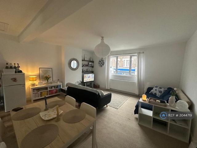 Apartment for rent in Earlsfield, Greater London
