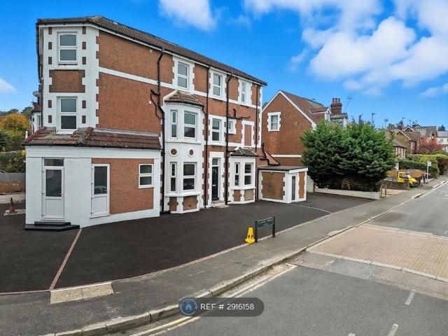 Room for rent in Red Hill, Surrey