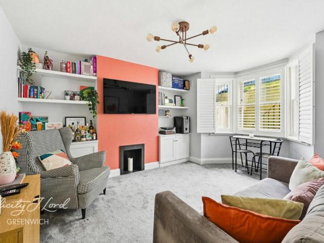 Apartment for rent in East Greenwich, Greater London