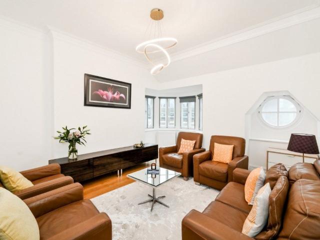 Apartment for rent in London Borough of Hammersmith and Fulham, Greater London