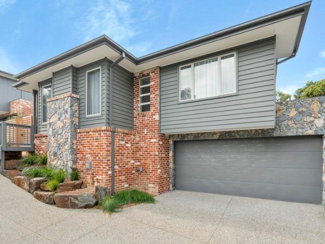 Townhouse for sale in Camerons Creek, Victoria