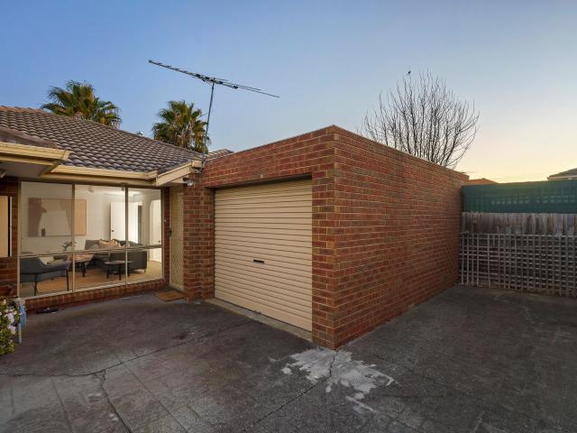 Apartment for rent in Essendon, Melbourne