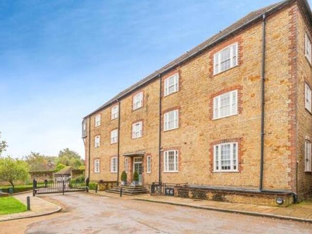 House for sale in Littlecote, West Sussex