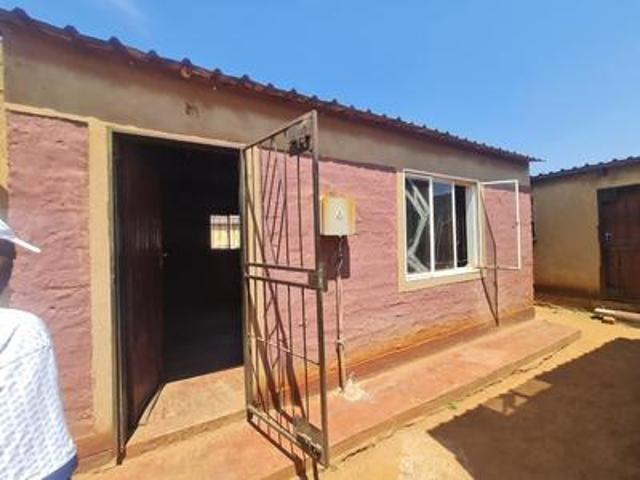 House for sale in Katlehong, City of Ekurhuleni Metropolitan Municipality