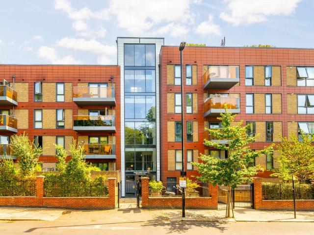 House for rent in London Borough of Ealing, Greater London