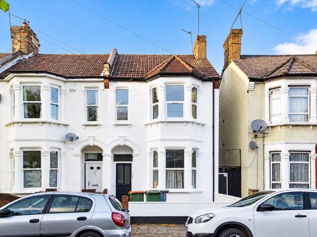 Apartment for rent in London Borough of Newham, Greater London