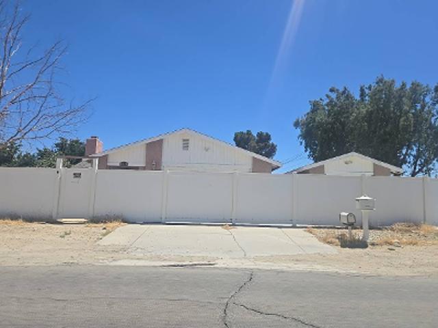 House for sale in Littlerock, California