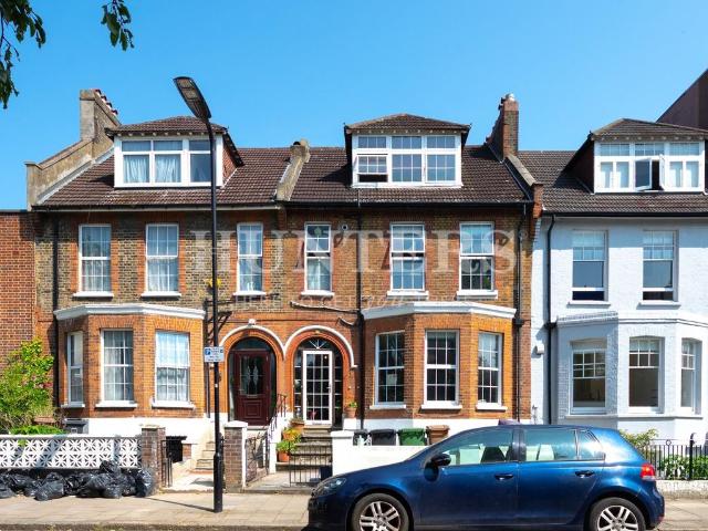 Apartment for rent in Stamford Hill, Greater London