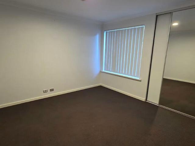 Room for rent in Cockburn, Western Australia