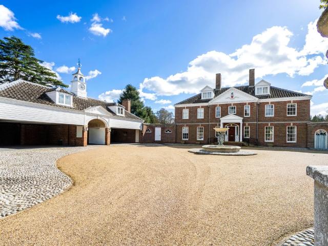 House for rent in Burgh St Peter, Norfolk