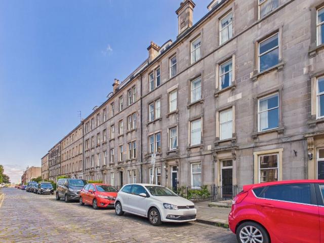 Apartment for rent in Broughton, Scotland