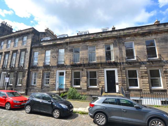Apartment for rent in Broughton, Scotland