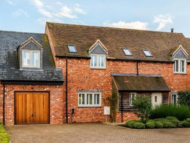 House for sale in Buckingham, Buckinghamshire