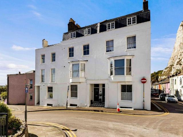 Apartment for rent in Dover
